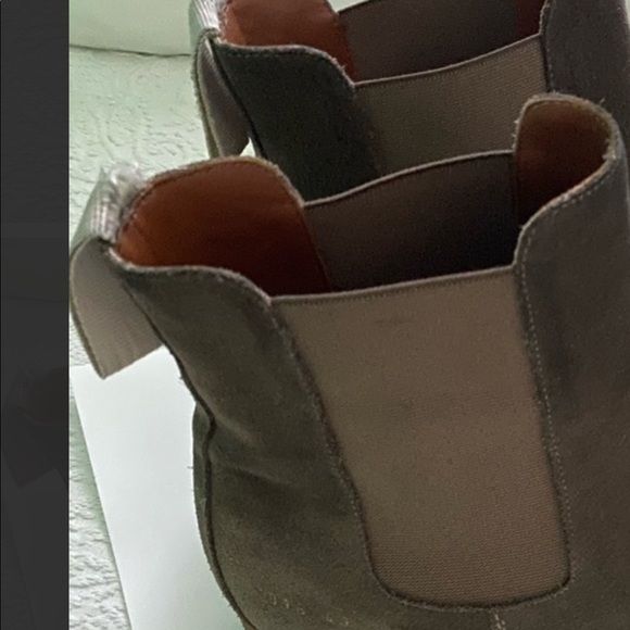 Common Project Chelsea Boots - Picture 7 of 7